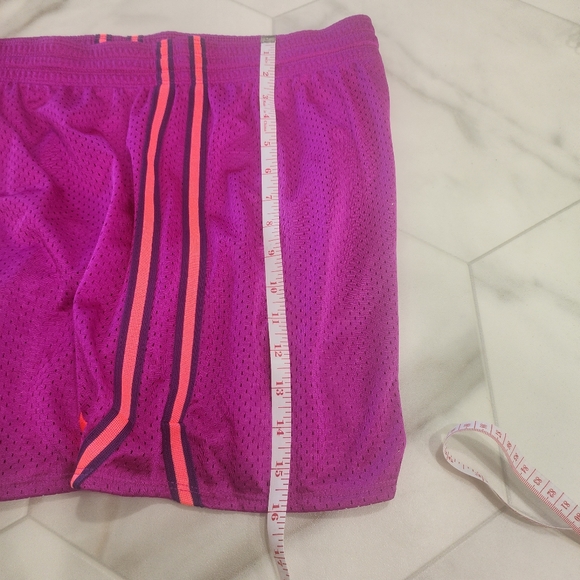 [ Nike] dry fit womens size Medium,  CUTEST purple & orangish/ pink  sportshorts - Picture 16 of 16